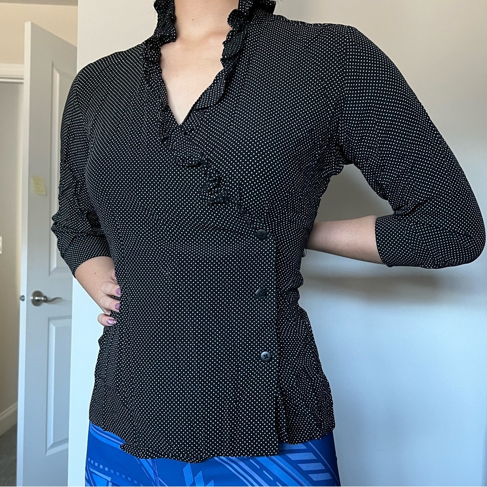 UNIQLO (EUC)✨B&W POLKA DOTTED BLOUSE
